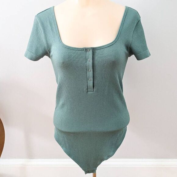 SO Seamless Henley Bodysuit Green - Picture 2 of 5